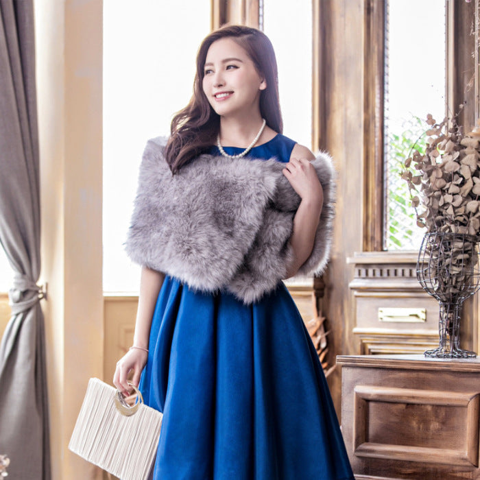 Women's Elegant Fur-Style Wrap with Soft, Voluminous Design