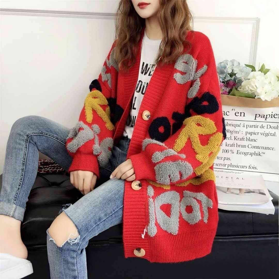 Women's Chunky Knit Cardigan with Colorful Graphic Patterns and Comfortable Button Details