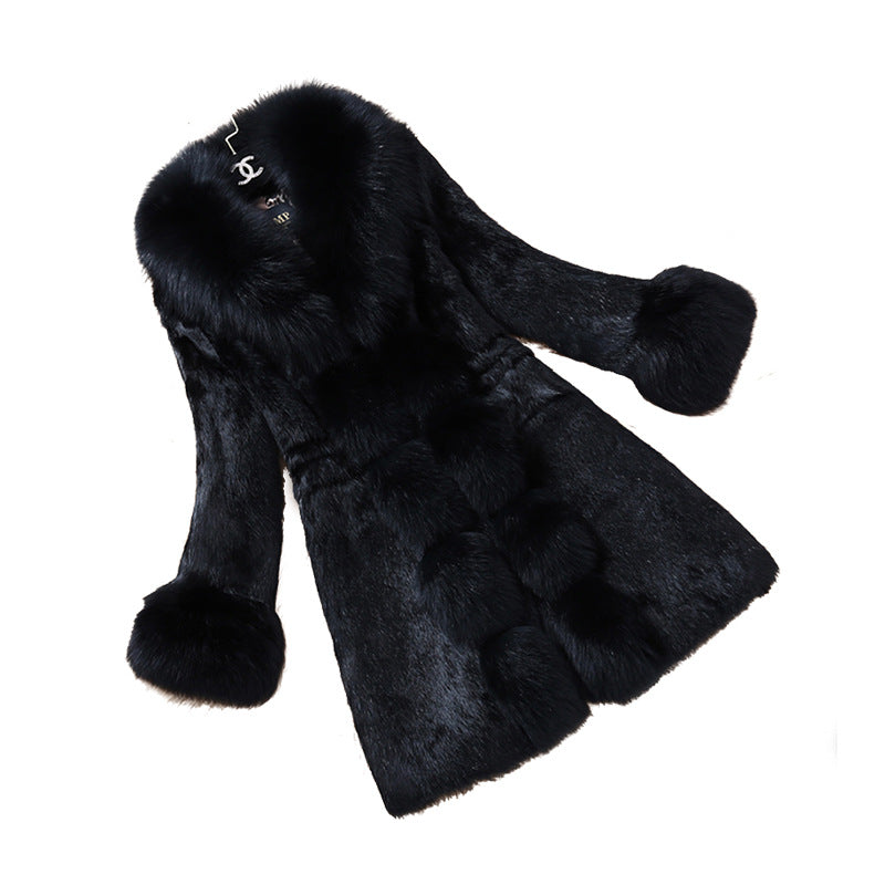 Women's Elegant Faux Fur Coat with Luxurious Collar