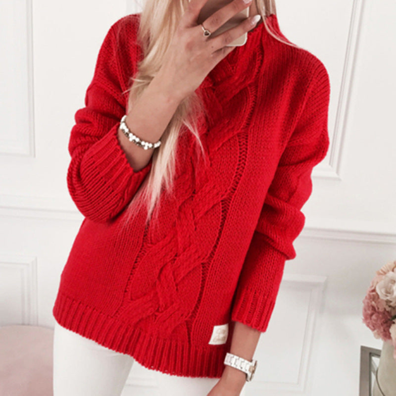 Women's Chunky Knit Sweater with Elegant Cable Pattern and Relaxed Fit