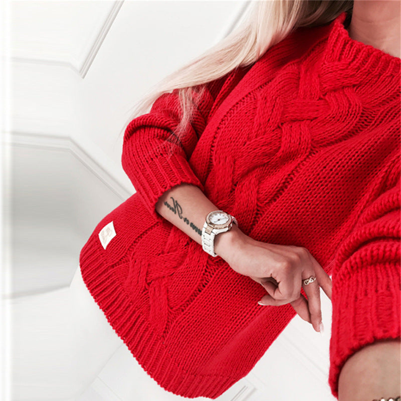 Women's Chunky Knit Sweater with Elegant Cable Pattern and Relaxed Fit