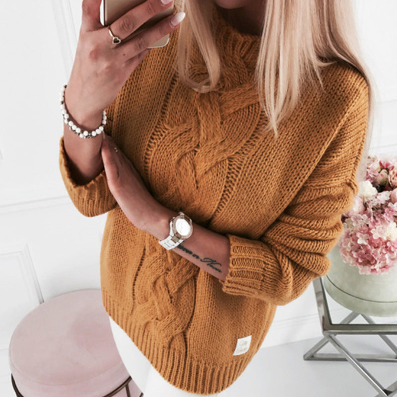 Women's Chunky Knit Sweater with Elegant Cable Pattern and Relaxed Fit