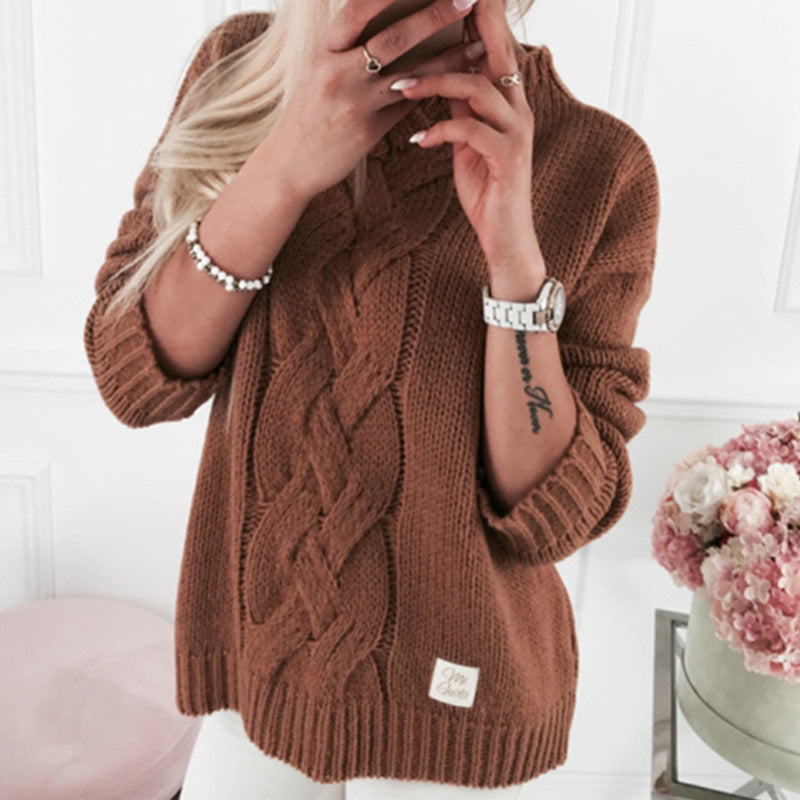 Women's Chunky Knit Sweater with Elegant Cable Pattern and Relaxed Fit