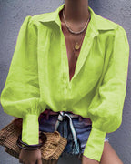 Women's Blouse with Voluminous Sleeves and Elegant Collar