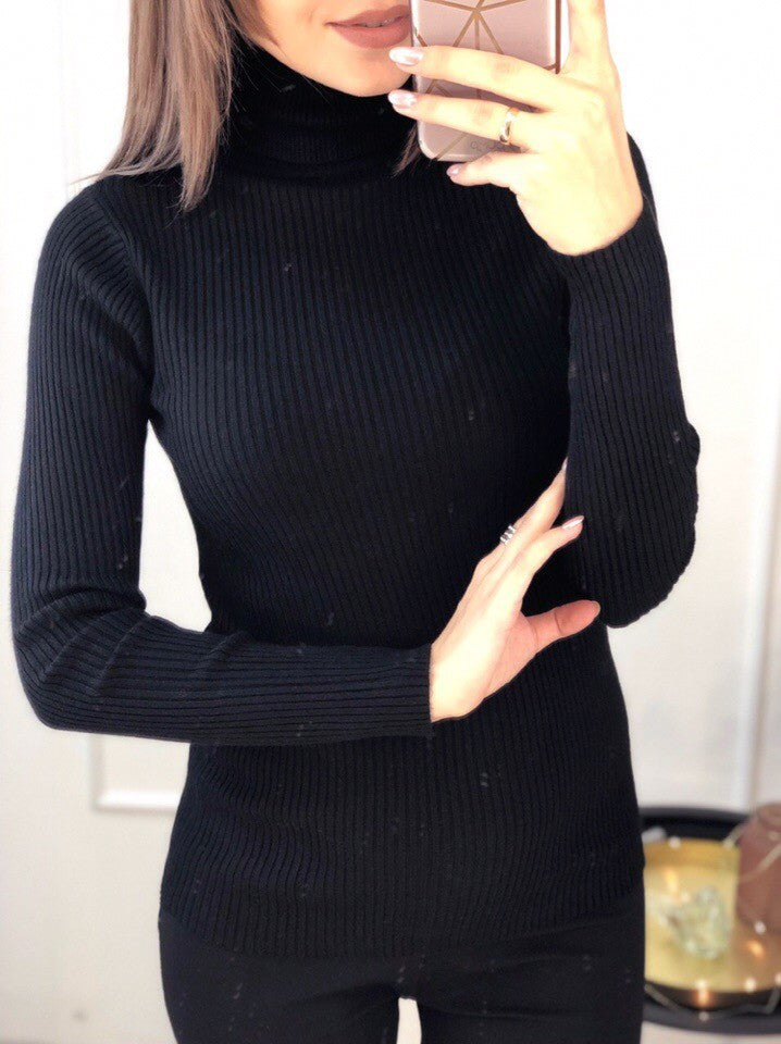Women's Fine Turtleneck Sweater with Ribbed Structure
