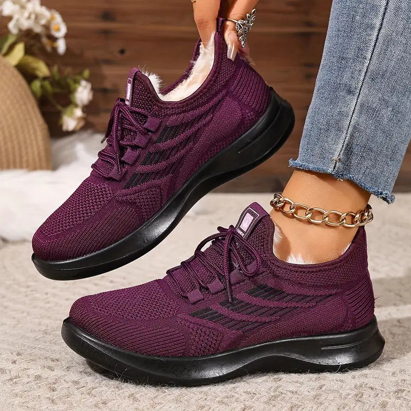 Comfortable Sports Shoes with Soft Sole Material