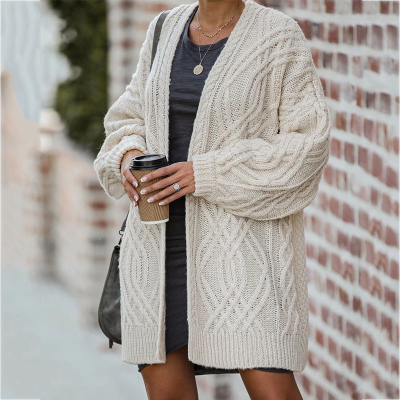 Women's Chunky Knit Cardigan with Elegant Cable Pattern