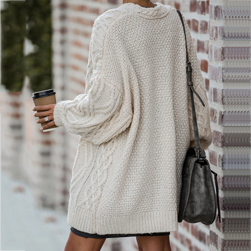 Women's Chunky Knit Cardigan with Elegant Cable Pattern