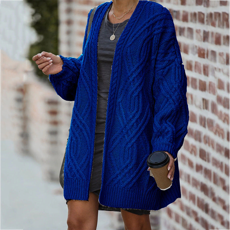 Women's Chunky Knit Cardigan with Elegant Cable Pattern