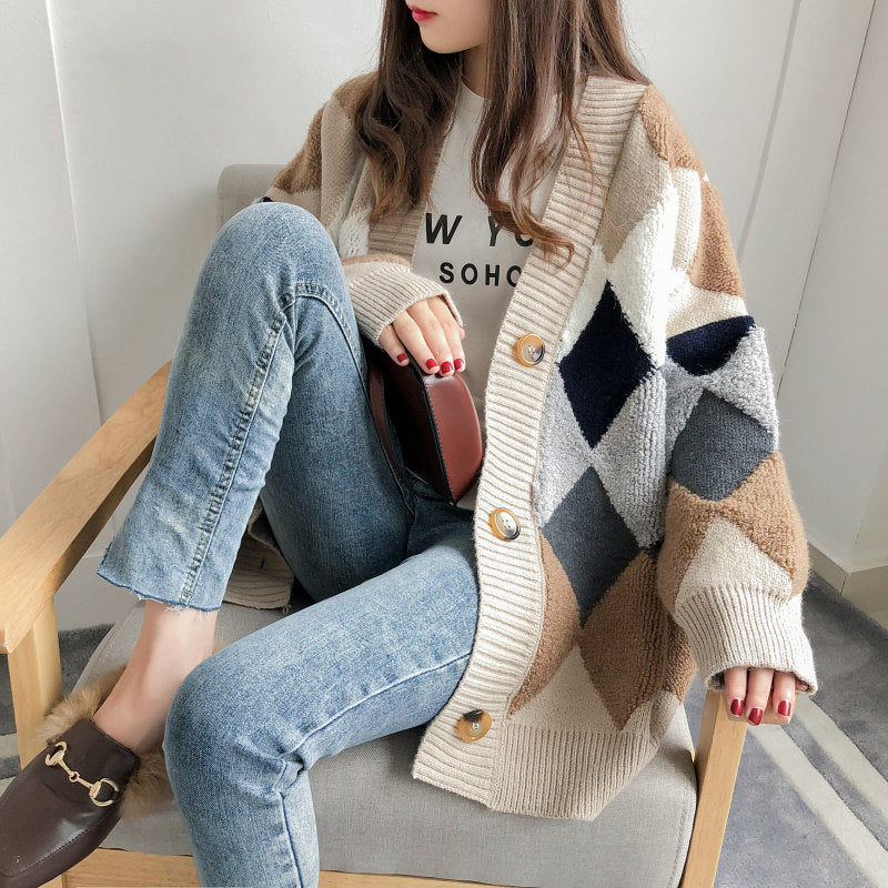 Women's Chunky Knit Cardigan with Geometric Pattern and Pockets