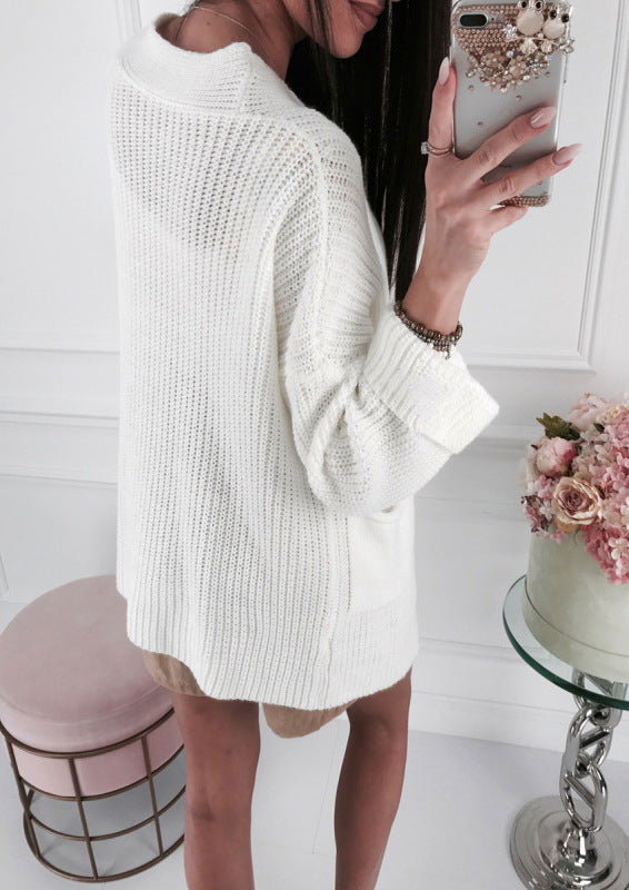 Women's Chunky Knit Cardigan with Fashionable Details and Pockets