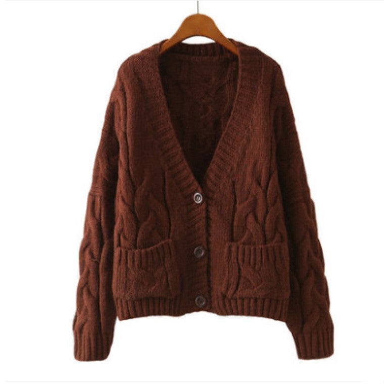 Women's Chunky Knit Cardigan with Decorative Pockets and Button Embellishment