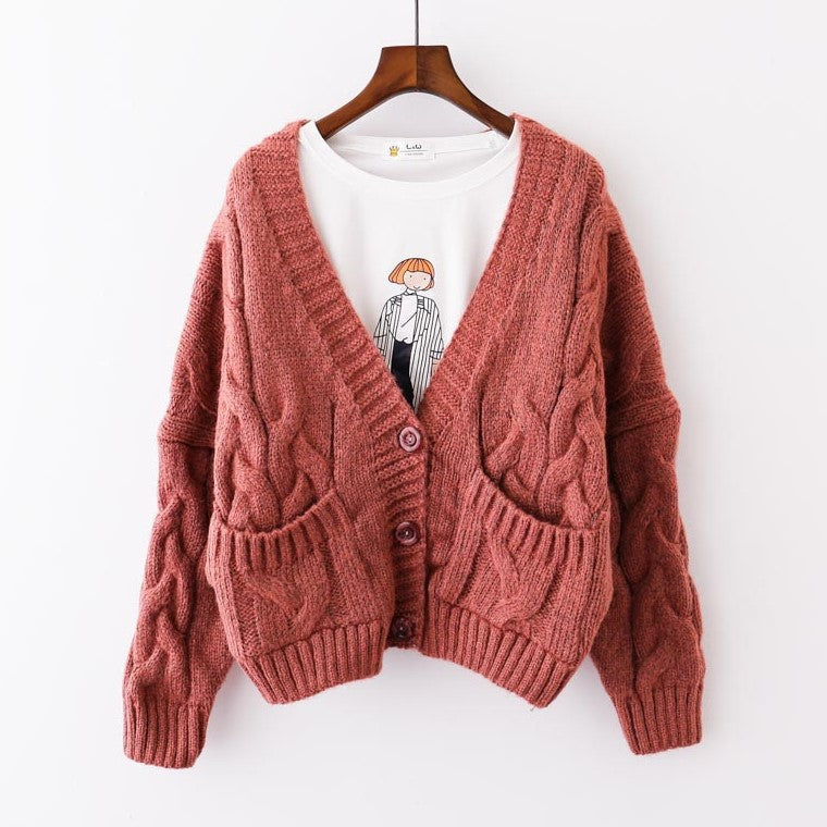 Women's Chunky Knit Cardigan with Decorative Pockets and Button Embellishment