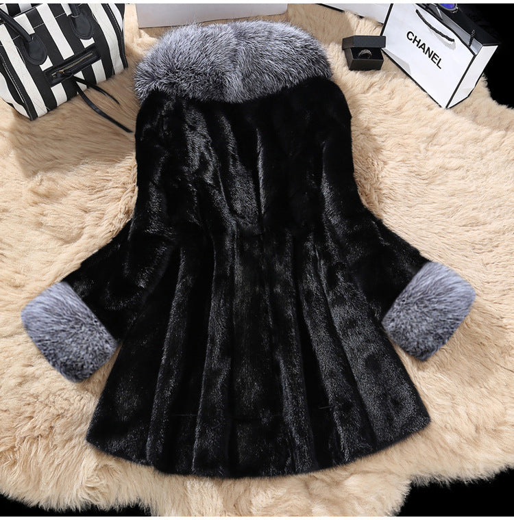 Elegant Faux Fur Coat with Luxurious Collar
