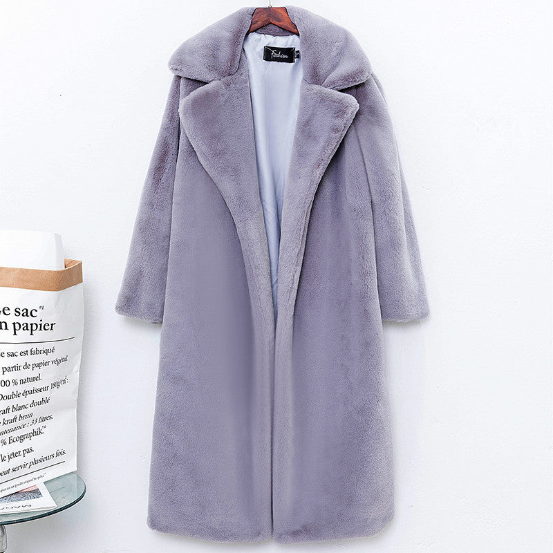Women's Elegant and Voluminous Faux Fur Coat with Wide Collar