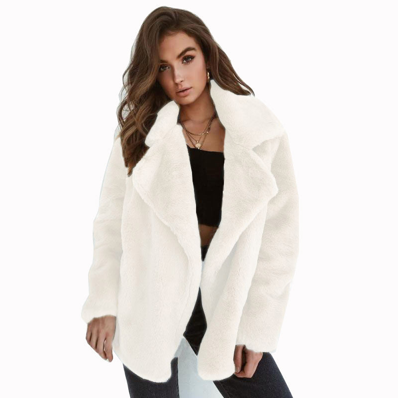 Women's Fleece Coat with Wide Collar and Fashionable Cut