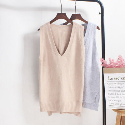 Women's Sleeveless V-Neck Fine Knit Top