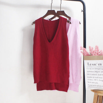 Women's Sleeveless V-Neck Fine Knit Top
