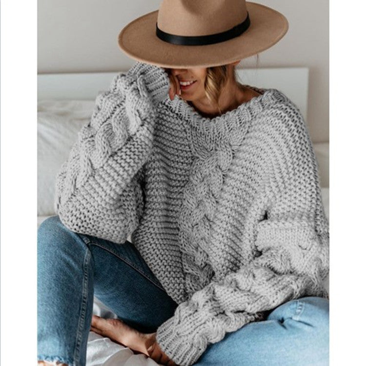 Women's Chunky Knit Sweater with Cable Pattern and Wide Cut