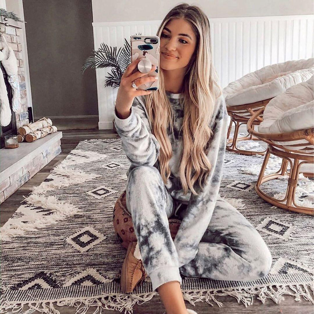 Women's Casual Jogging Suit in Soft Fleece with Tie-Dye Design