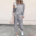 Women's Casual Jogging Suit with Relaxed Fit and Practical Pockets