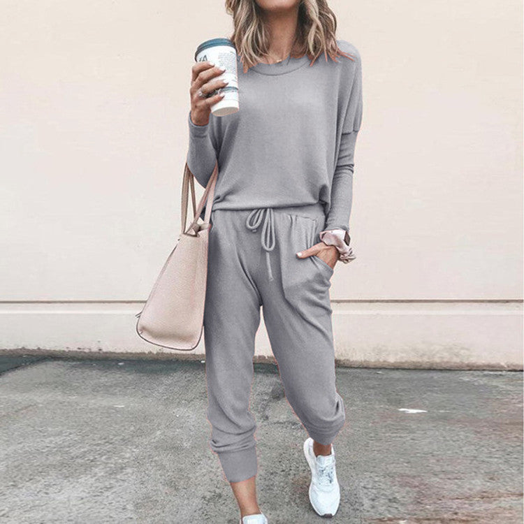 Women's Casual Jogging Suit with Relaxed Fit and Practical Pockets