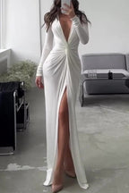 Chloé - Elegant Dress with V-Neck and Pleated Bodice