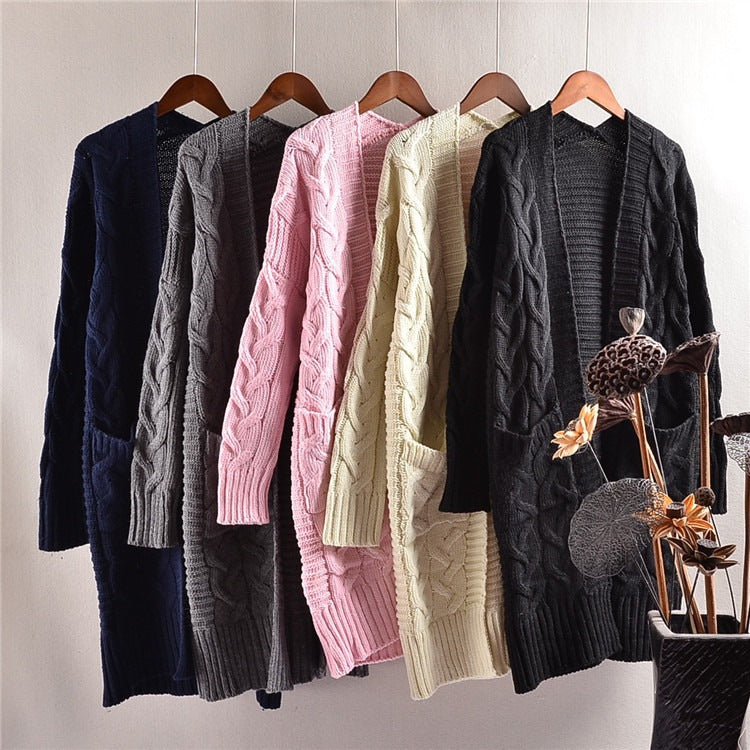 Women's Chunky Knit Cardigan with Deep V-Neck and Practical Pockets