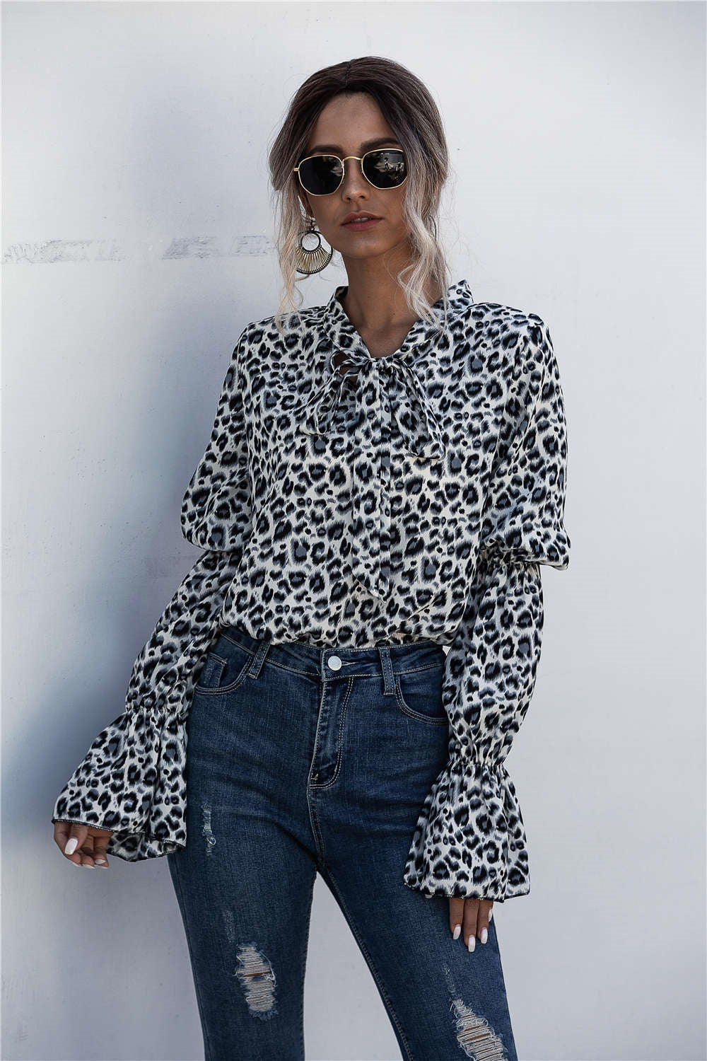 Women's Loose Blouse with Wide Sleeves and Fashionable Leopard Print