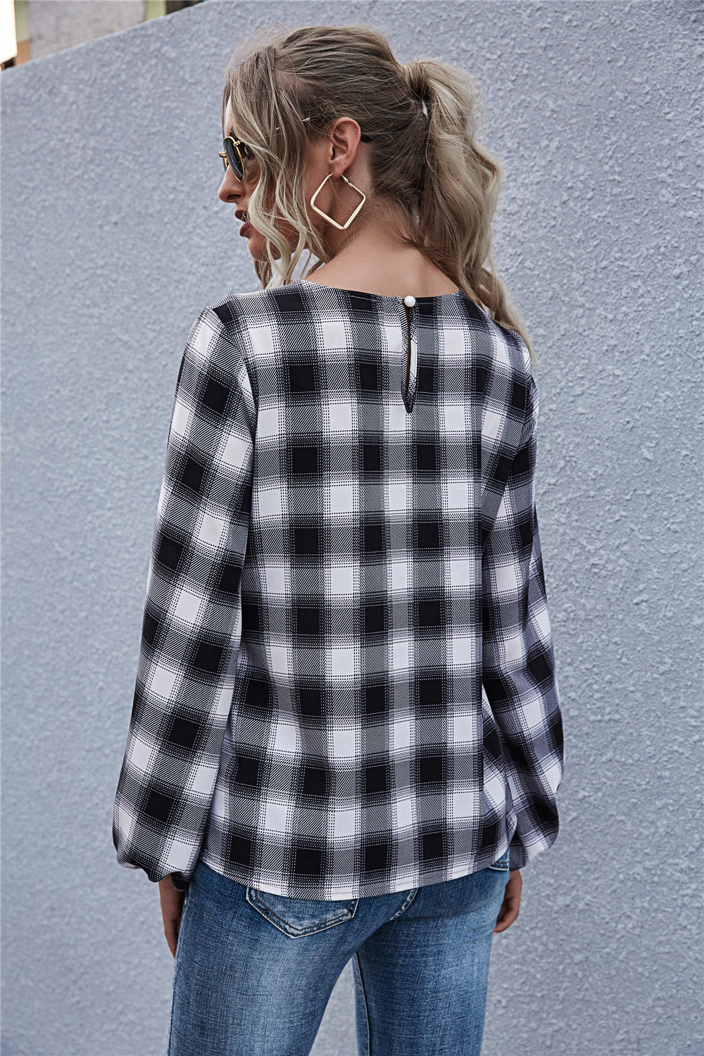 Women's Blouse with Knot Detail and Casual Plaid Pattern