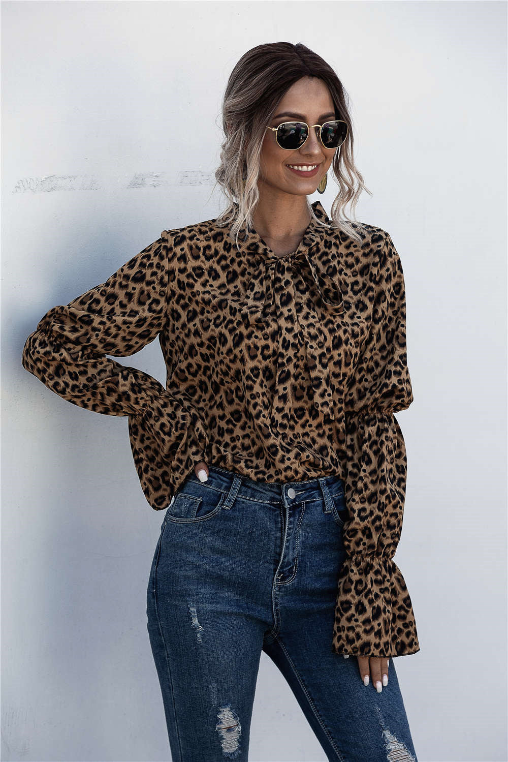 Women's Loose Blouse with Wide Sleeves and Fashionable Leopard Print