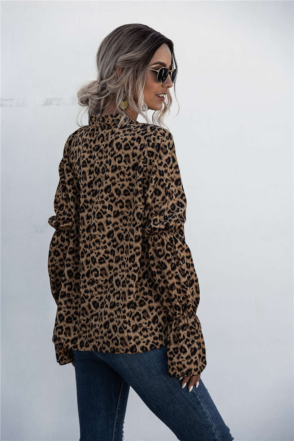 Women's Loose Blouse with Wide Sleeves and Fashionable Leopard Print