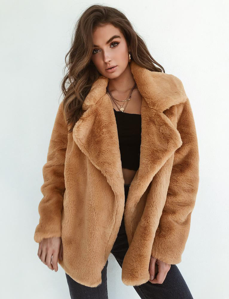 Women's Fleece Coat with Wide Collar and Fashionable Cut
