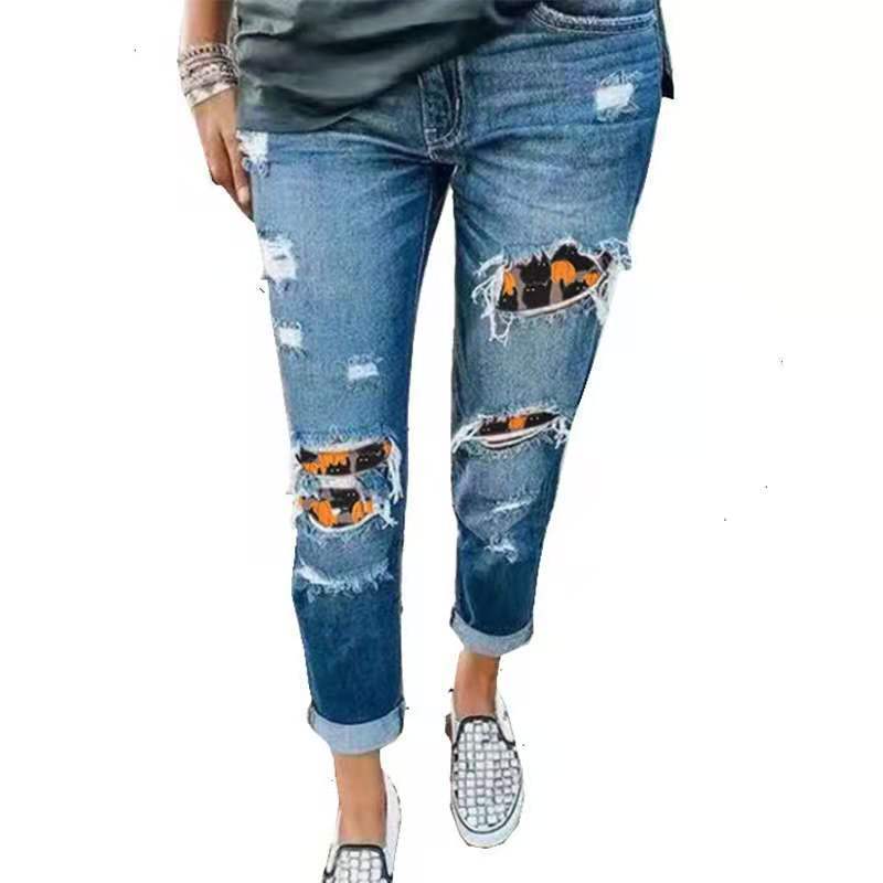 Women's Boyfriend Jeans with Creative Appliqués