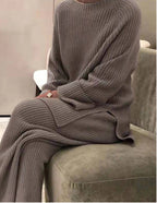 Women's Cozy Knit Suit in Modern Ribbed Design