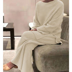 Women's Cozy Knit Suit in Modern Ribbed Design