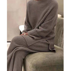 Women's Cozy Knit Suit in Modern Ribbed Design