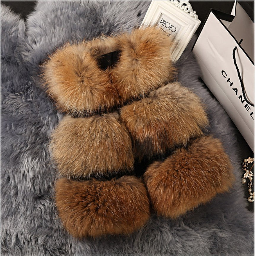 Women's Fine Faux Fur Vest with Fashionable Volume and Luxurious Craftsmanship