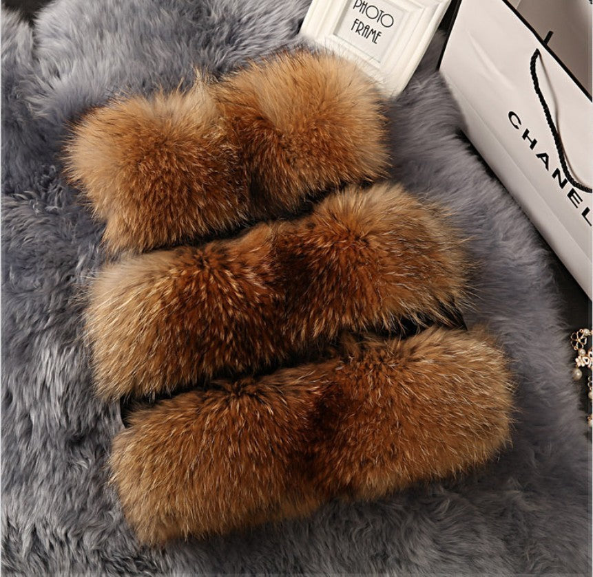 Women's Fine Faux Fur Vest with Fashionable Volume and Luxurious Craftsmanship