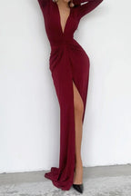 Chloé - Elegant Dress with V-Neck and Pleated Bodice