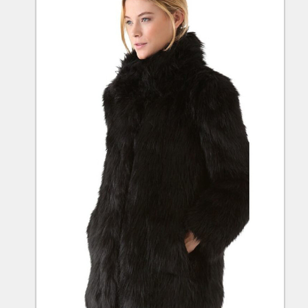 Women's Elegant Faux Fur Coat with Voluminous Collar and Practical Pockets