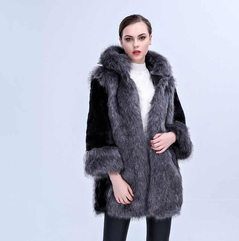 Women's Elegant Faux Fur Coat with Voluminous Collar and Side Pockets