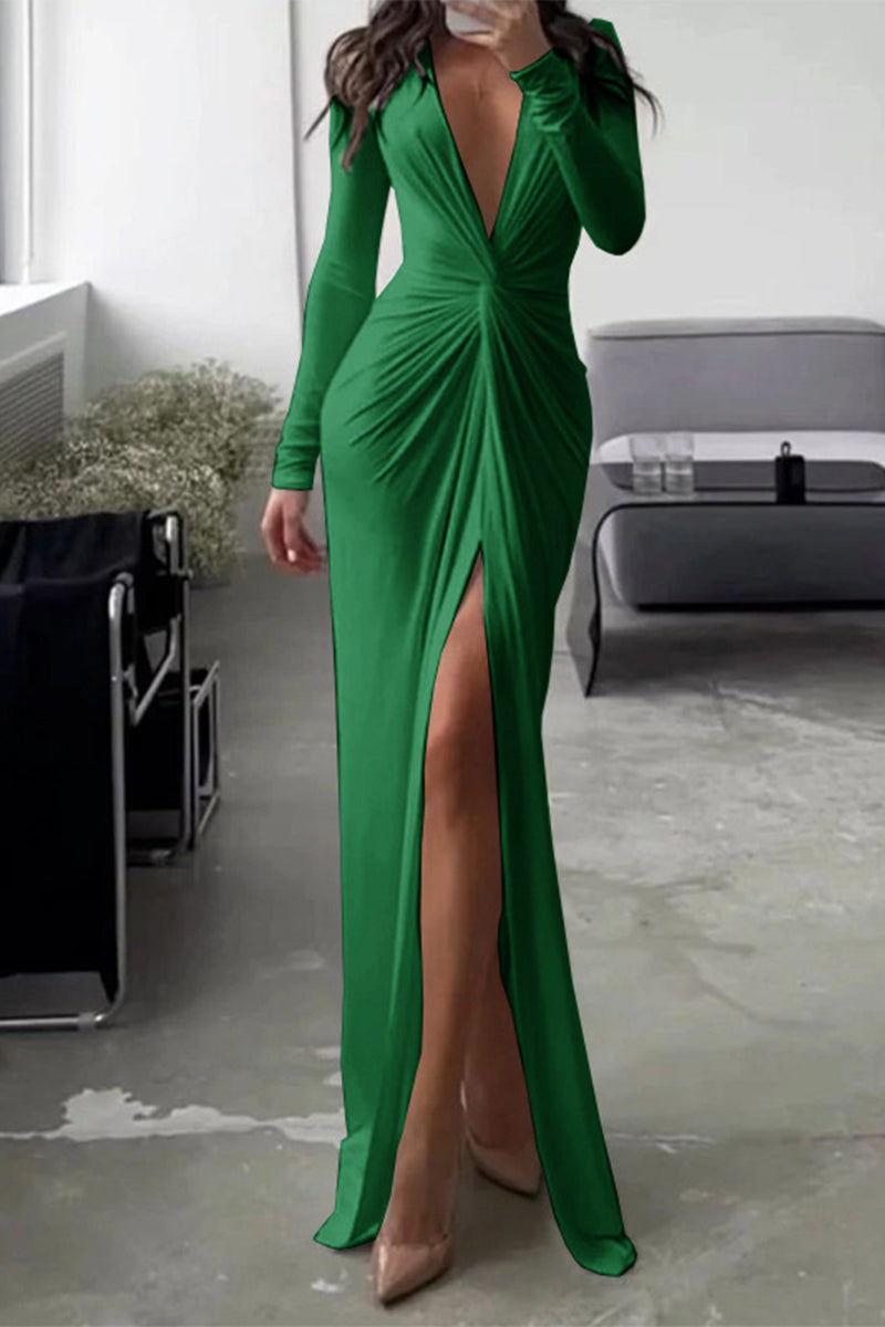 Chloé - Elegant Dress with V-Neck and Pleated Bodice