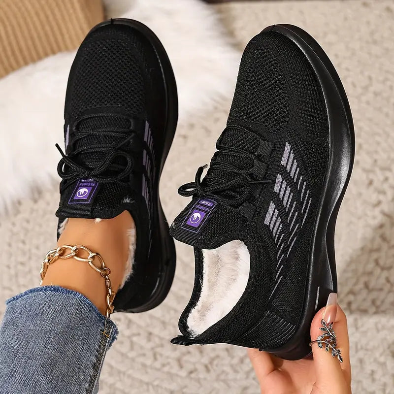Comfortable Sports Shoes with Soft Sole Material