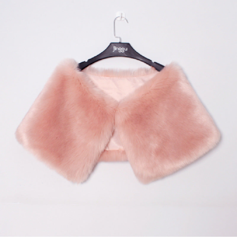 Women's Elegant Fur-Style Wrap with Soft, Voluminous Design