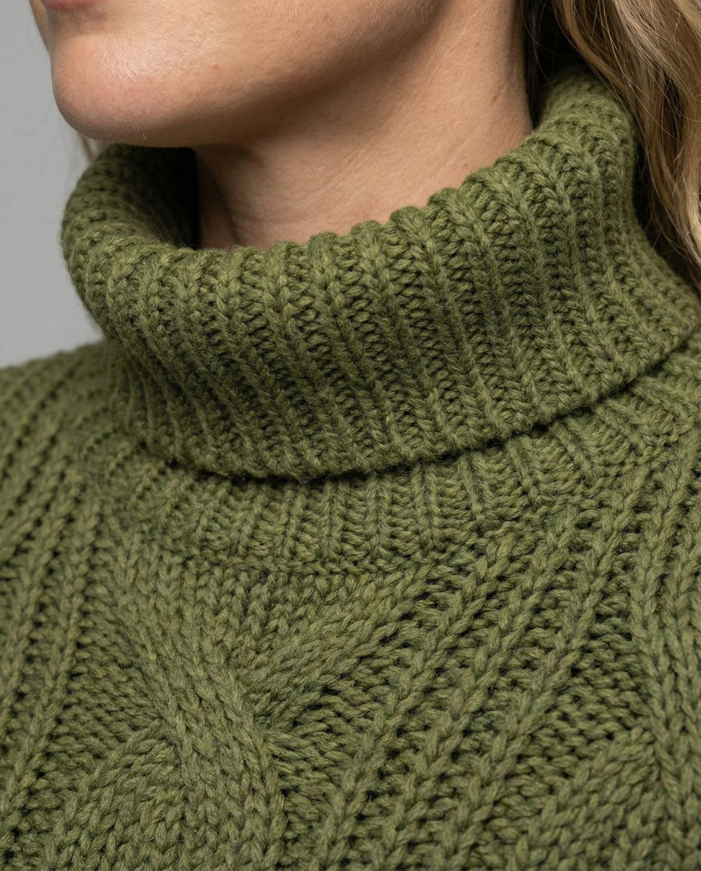 Women's Comfortable Turtleneck Sweater