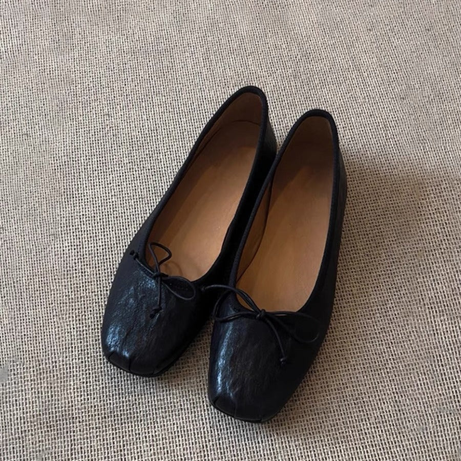Women's Ballet Flats with Elegant Bow Detail and Soft Leather