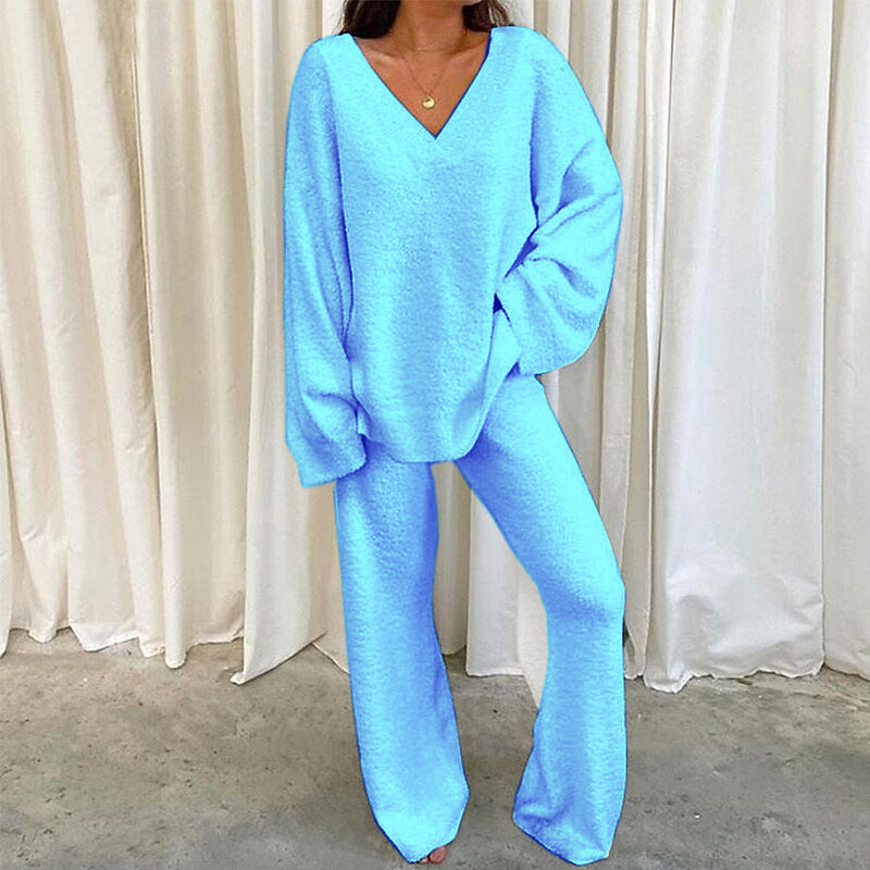 Women Comfortable Fleece Loungewear Set with V-Neck