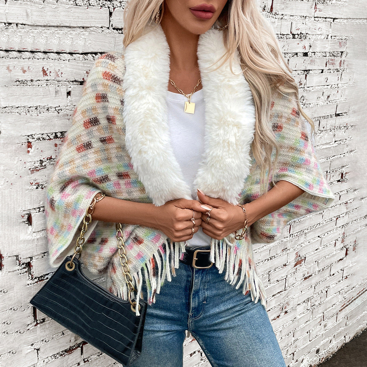Women's Elegant Poncho with Luxurious Faux Fur Collar and Fringe