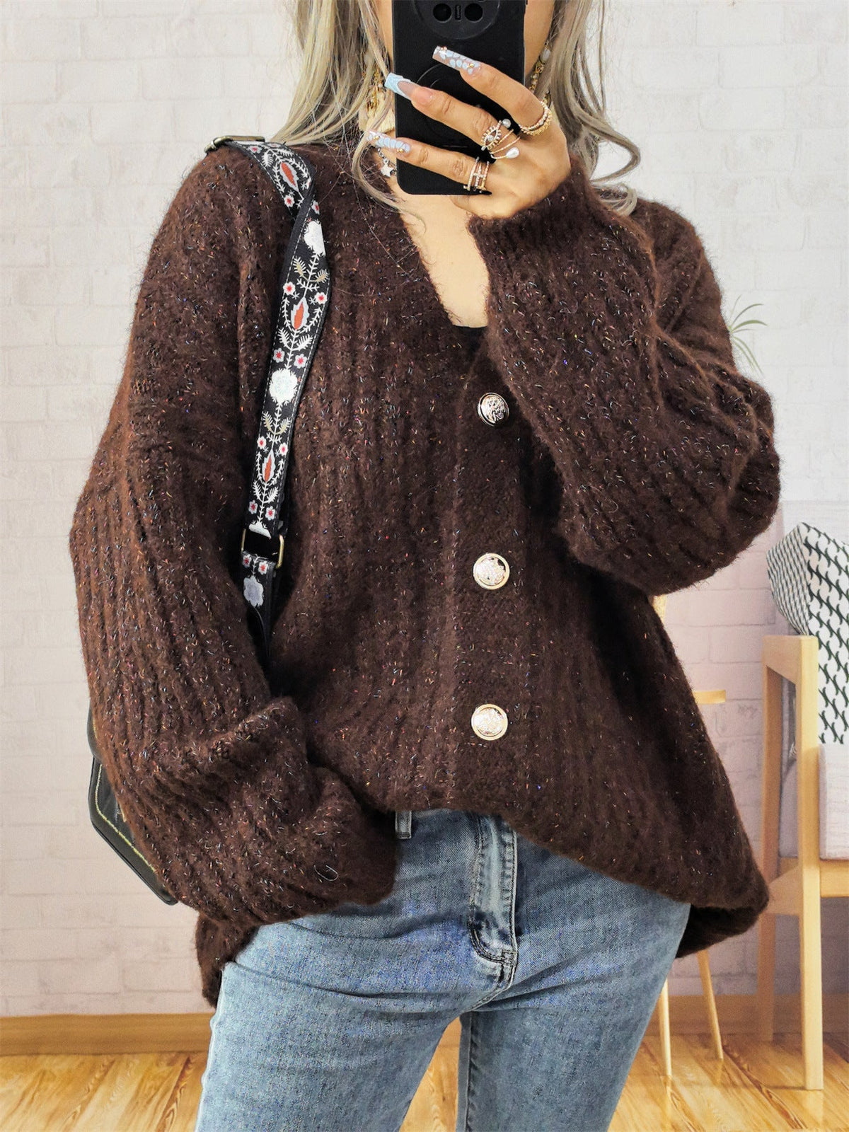 Women's Chunky Knit Cardigan with Fashionable Buttons and Relaxed Fit